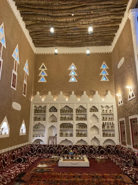 مجلس تراثي في متحف العقيلات ببريدة القصيم مجلس تراثي في متحف العقيلات ببريدة القصيم