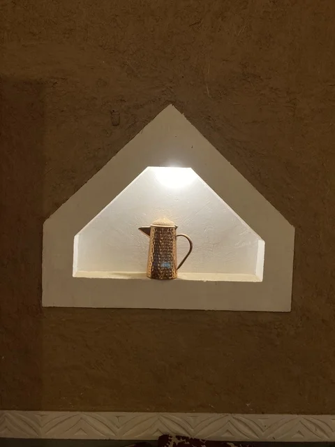 دلة قهوة نحاسية في متحف العقيلات ببريدة دلة قهوة نحاسية في متحف العقيلات ببريدة