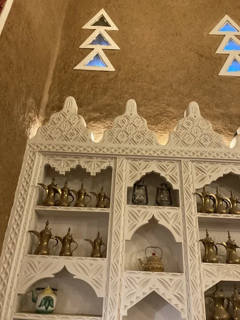 عرض دلال القهوة التقليدية في متحف العقيلات ببريدة عرض دلال القهوة التقليدية في متحف العقيلات ببريدة