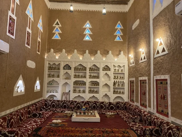 مجلس تراثي في متحف العقيلات ببريدة في القصيم مجلس تراثي في متحف العقيلات ببريدة في القصيم