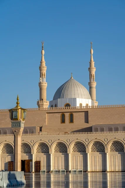 المسجد النبوي الشريف المدينة المنورة مآذن وقبة