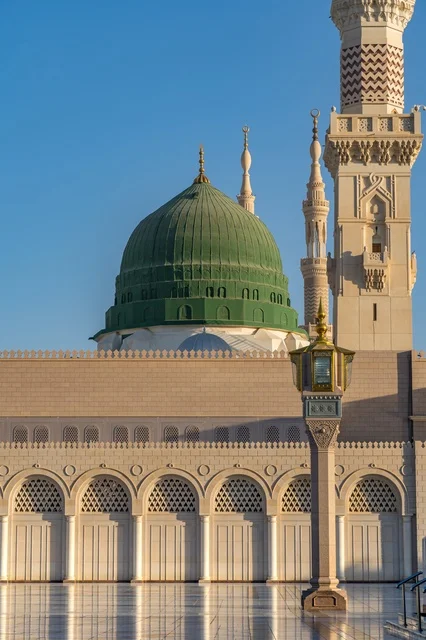 القبة الخضراء في المسجد النبوي بالمدينة المنورة
