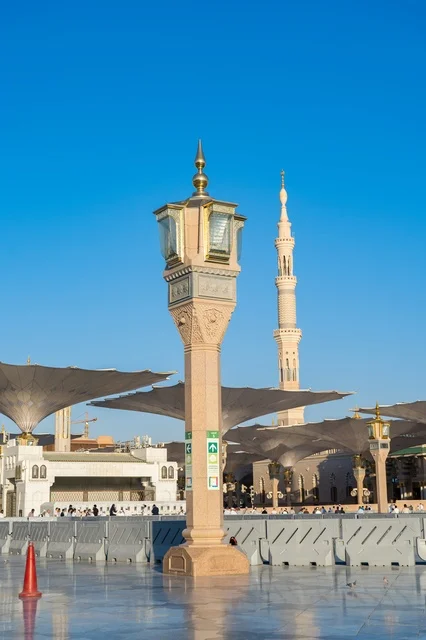 فانوس مزخرف في المسجد النبوي المدينة المنورة