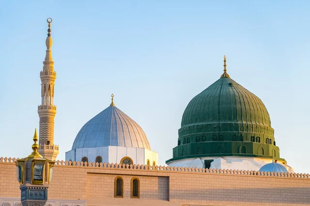 القبة الخضراء في المسجد النبوي الشريف بالمدينة المنورة