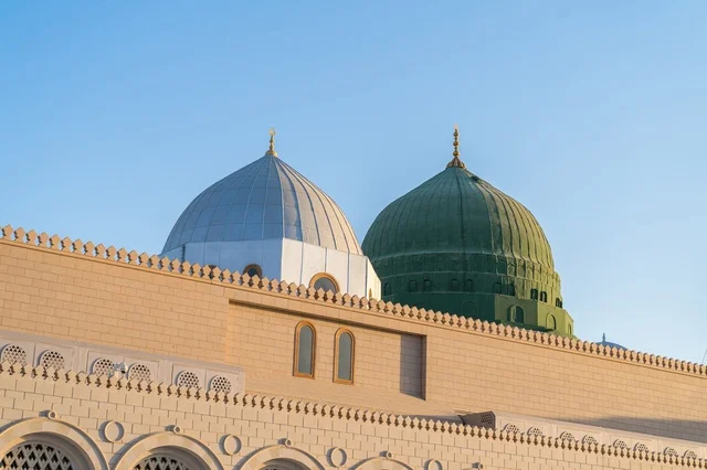 القبة الخضراء بالمسجد النبوي في المدينة المنورة