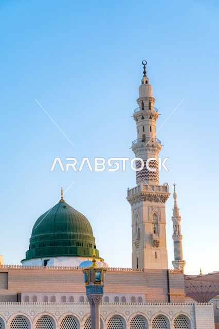 القبة الخضراء ومآذن المسجد النبوي في المدينة المنورة