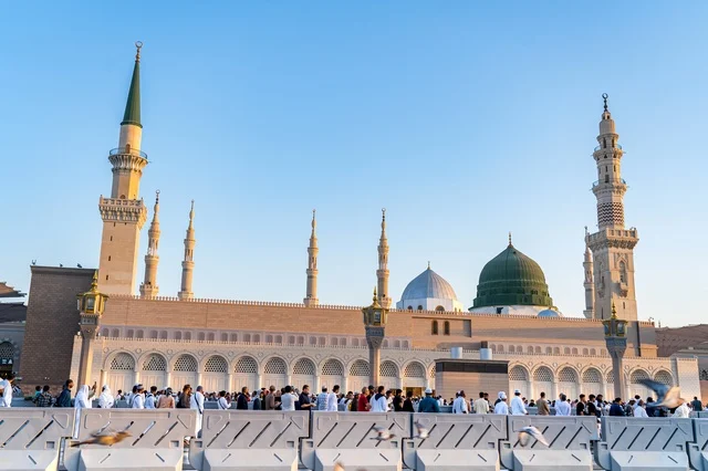 المسجد النبوي الشريف بالمدينة المنورة والقبة الخضراء