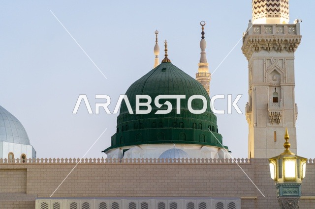القبة الخضراء ومنارة المسجد النبوي في المدينة المنورة