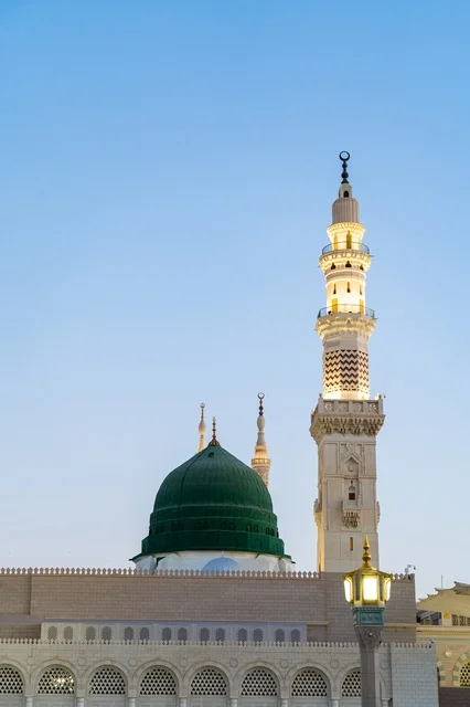 القبة الخضراء ومئذنة المسجد النبوي في المدينة المنورة القبة الخضراء ومئذنة المسجد النبوي في المدينة المنورة