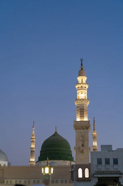 القبة الخضراء ومئذنة المسجد النبوي في المدينة المنورة