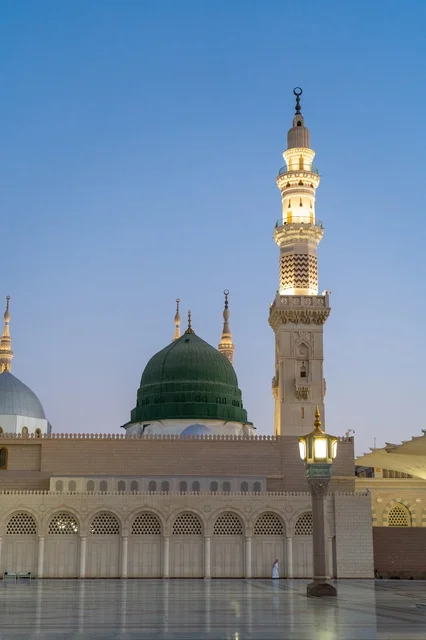 القبة الخضراء ومنارة المسجد النبوي في المدينة المنورة