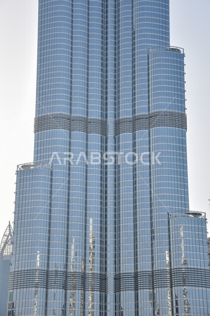 برج خليفة في دبي بالامارات العربية المتحدة، الفن الهندسي المعماري بالإمارات، معالم الإمارات المشهورة، ابراج وناطحات سحاب، السياحة في الإمارات