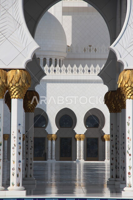 مسجد الشيخ زايد بن سلطان آل نهيان في مدينة أبو ظبي ، جمال التصاميم المعمارية الاسلامية في المسجد الكبير، اماكن دينية في الامارات العربية المتحدة ، اسلاميات وعبادة 