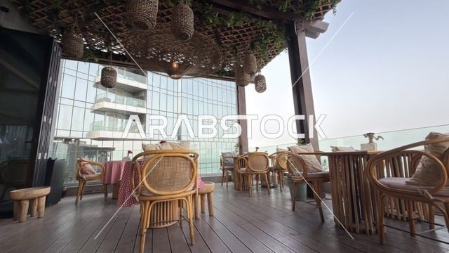 جلسات خارجية في مجمع مطل بمدينة الخبر