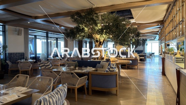 التصميم الداخلي لمطعم مجمع مطل في الخبر