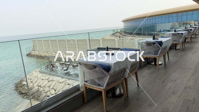 مجمع مطل الخبر جلسات خارجية مطلة على البحر