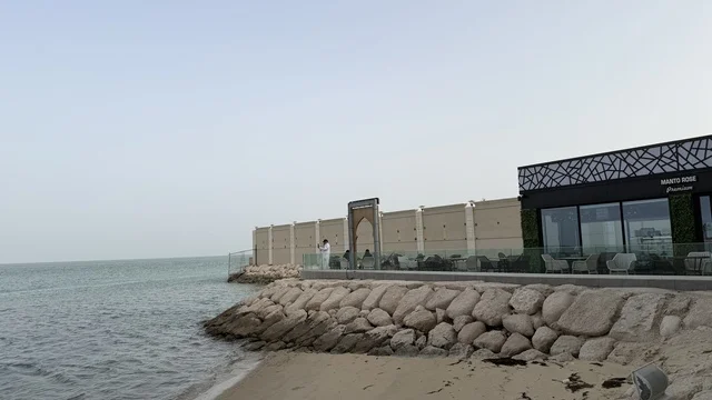 مجمع مطل في الخبر الواجهة البحرية المطلة على البحر