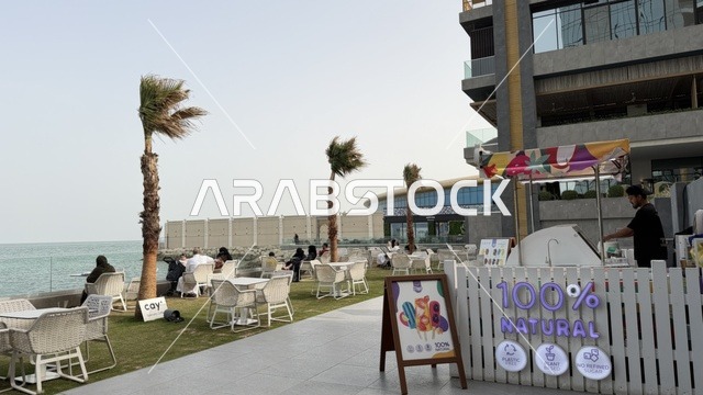 مجمع مطل الخبر جلسات خارجية على الواجهة البحرية