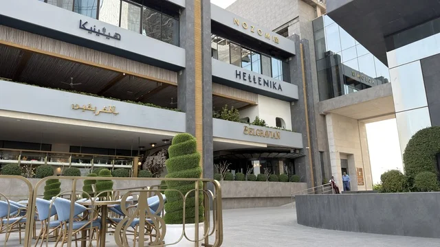 مجمع مطل الخبر عمارة تجارية حديثة في السعودية