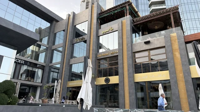 مجمع مطل الخبر التصميم المعماري التجاري الحديث