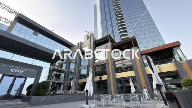 مجمع مطل الخبر العمارة الحديثة والواجهات الزجاجية