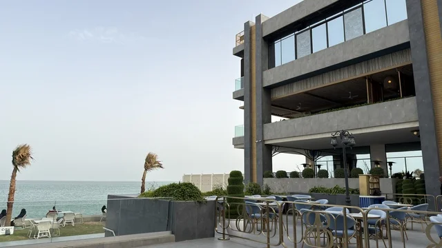 مجمع مطل الخبر الواجهة البحرية وتصميم معماري حديث