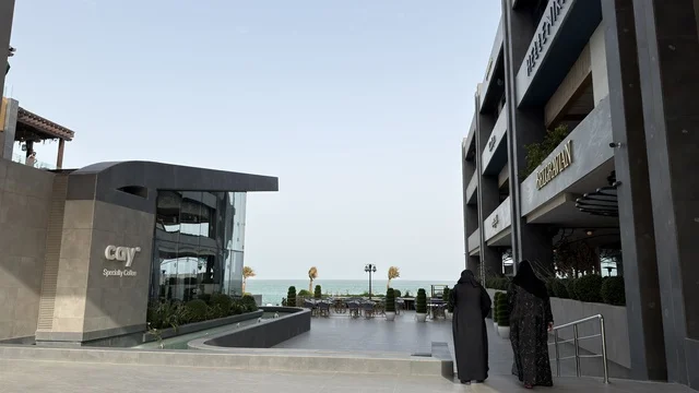 مجمع مطل الخبر المنطقة التجارية المطلة على البحر