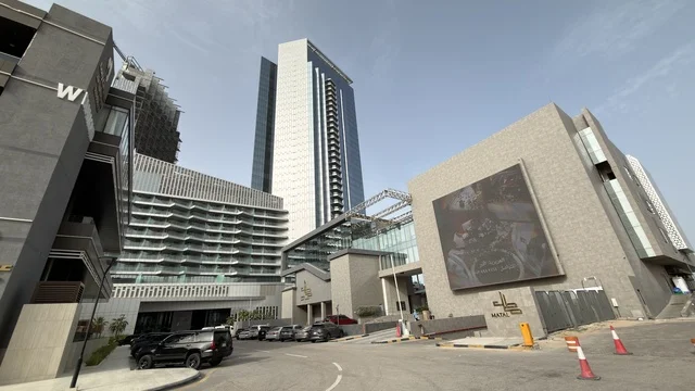 مجمع مطل الخبر ناطحات سحاب وعمارة تجارية حديثة