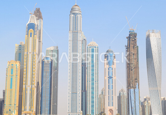 صورة جمالية للابراج و ناطحات السحاب الرائعة في دبي  ، معالم دبي المشهورة، السياحة في الإمارات العربية المتحدة.