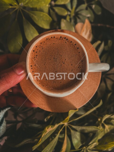 صورة  لكوب قهوة ساخنة ، مشروبات ساخنة ، القهوة ، مشروب القهوة الساخن ، أفكار للتزيين ، ضيافة وإستقبال ، فن التصوير بشكل إحترافي