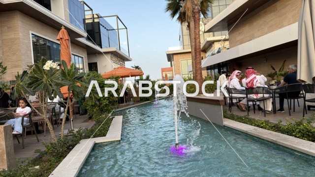 مجمع جراند هاوس ممرات مائية ونوافير