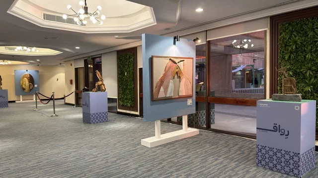 معرض لوحات فنية في مجمع جراند هاوس  الخبر