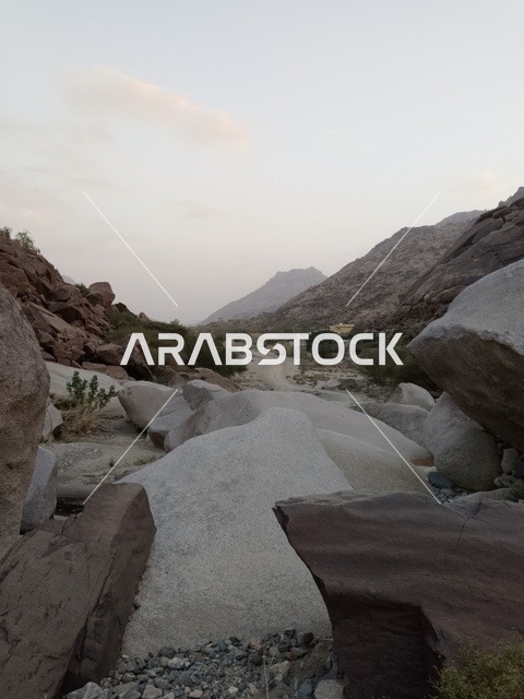 تضاريس جبلية صخرية في منطقة الباحة السعودية