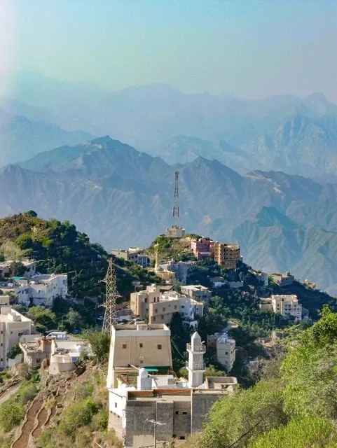 جبال فيفاء جازان السعودية قرية جبلية ومدرجات