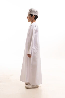 Omani Boy in Traditional Dishdasha and Kumma Profile