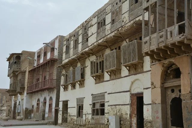 مباني تاريخية قديمة في مدينة الوجه السعودية