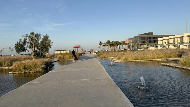 حديقة أحمد الموسى بالخبر ممرات مشاة ونوافير