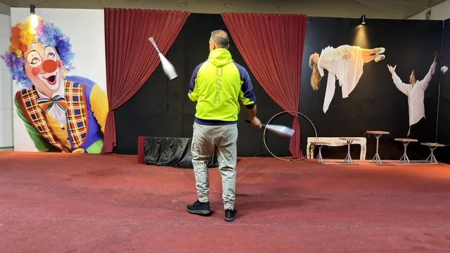 Circus Juggler at Dolphin Village Dammam Stage