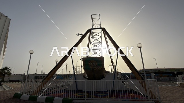 لعبة سفينة القراصنة في قرية الدولفين بالدمام بالسعودية
