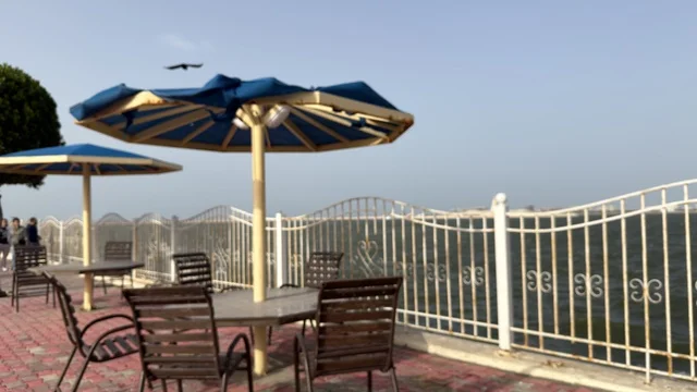 جلسات خارجية في قرية الدولفين بالدمام على البحر