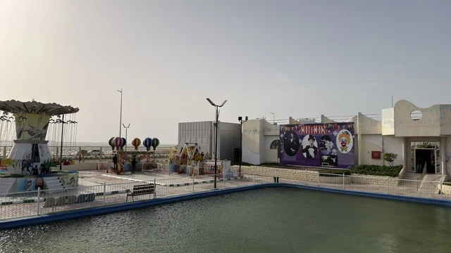 Dolphin Village Dammam Amusement Park Outdoor Carnival Rides