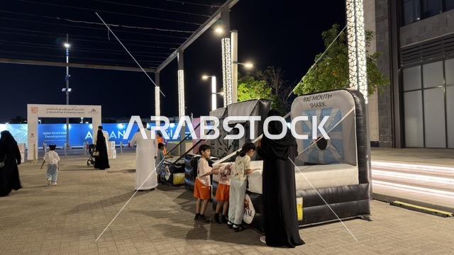 فعالية أطفال في أجدان ووك الخبر ليلاً