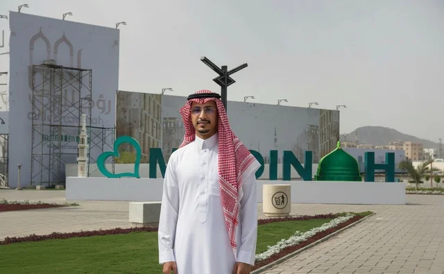 رجل سعودي بالزي التقليدي في المدينة المنورة
