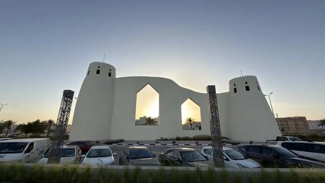 واجهة القطيف البحرية عند الغروب في السعودية