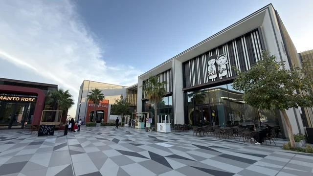 Modern Sea Front Qatif Commercial Complex Architecture