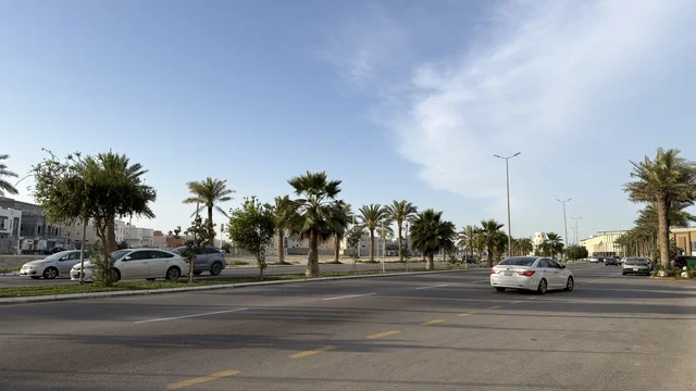 واجهة القطيف البحرية والطريق الساحلي في السعودية