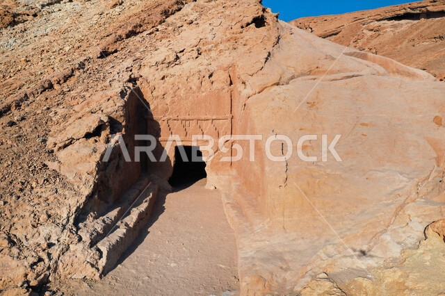 The cities of the Prophet Shuaib in the city of Al-Bidaa (Median) in the north of Saudi Arabia, the ancient houses and temples carved in the rocks, the contrast of Shuaib in the city of Al-Bida in the Tabuk region in the Kingdom of Saudi Arabia, the touri