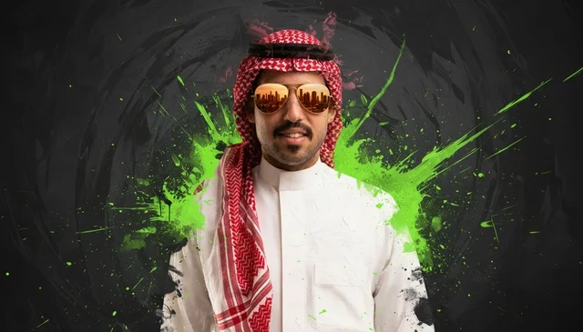 بورتريه رجل سعودي بالثوب التقليدي والنظارات الشمسية