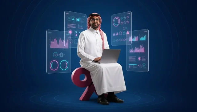 رجل أعمال سعودي مع بيانات مالية وشاشات رقمية
