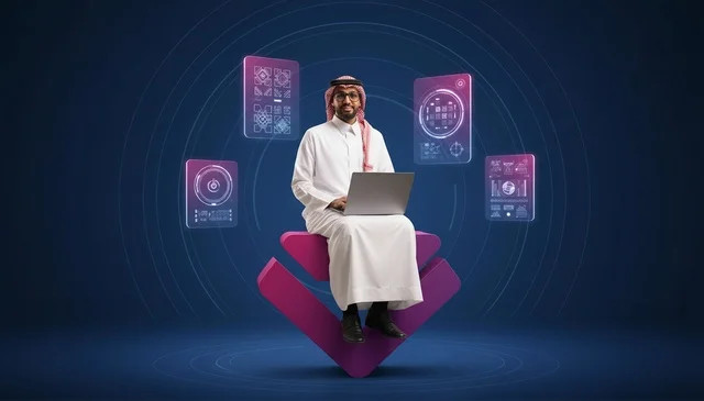 رجل سعودي يستخدم المحمول مع واجهات رقمية